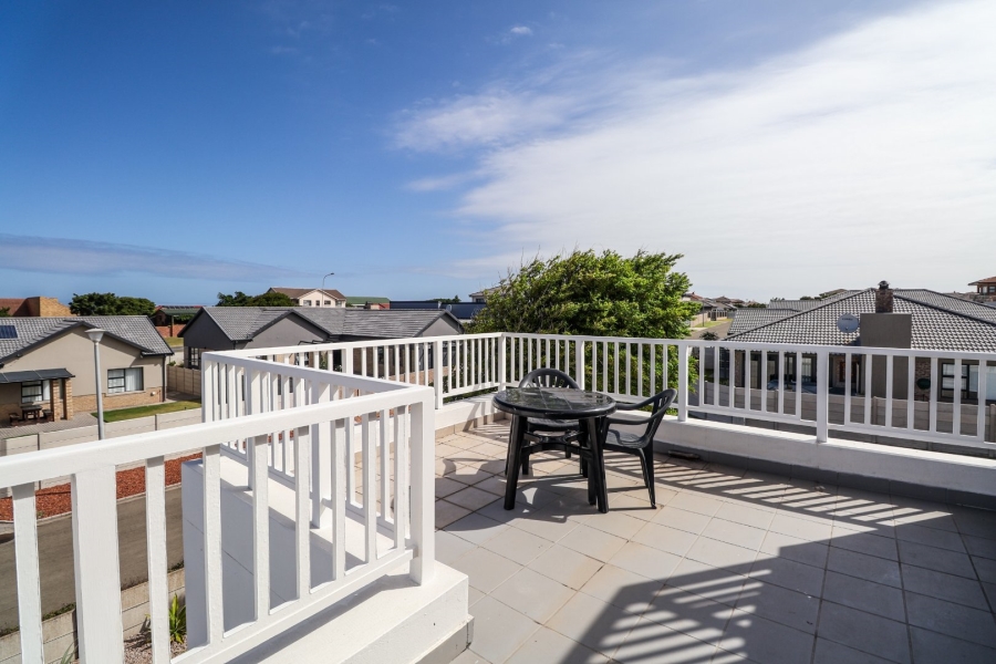 4 Bedroom Property for Sale in Reebok Western Cape